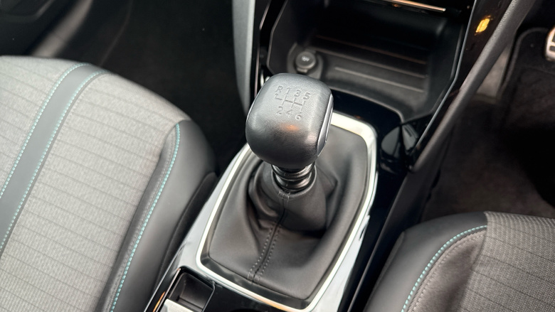 Peugeot 208 1.2 PureTech 100 Allure Premium + 5dr Petrol Hatchback